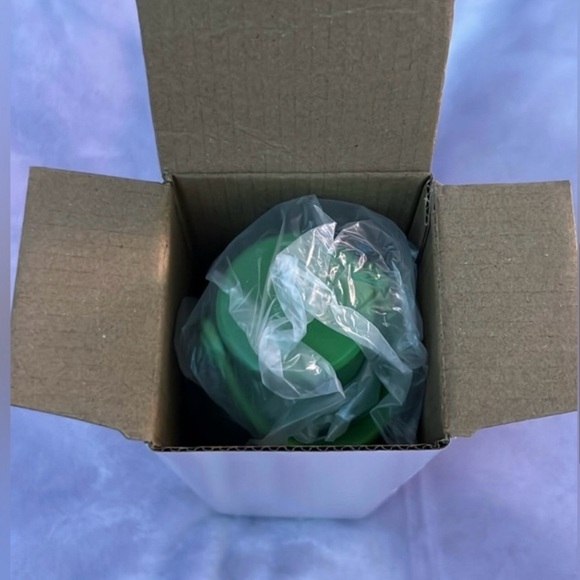 Kate spade water bottle - Picture 6 of 6